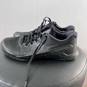 Nike black athletic shoes